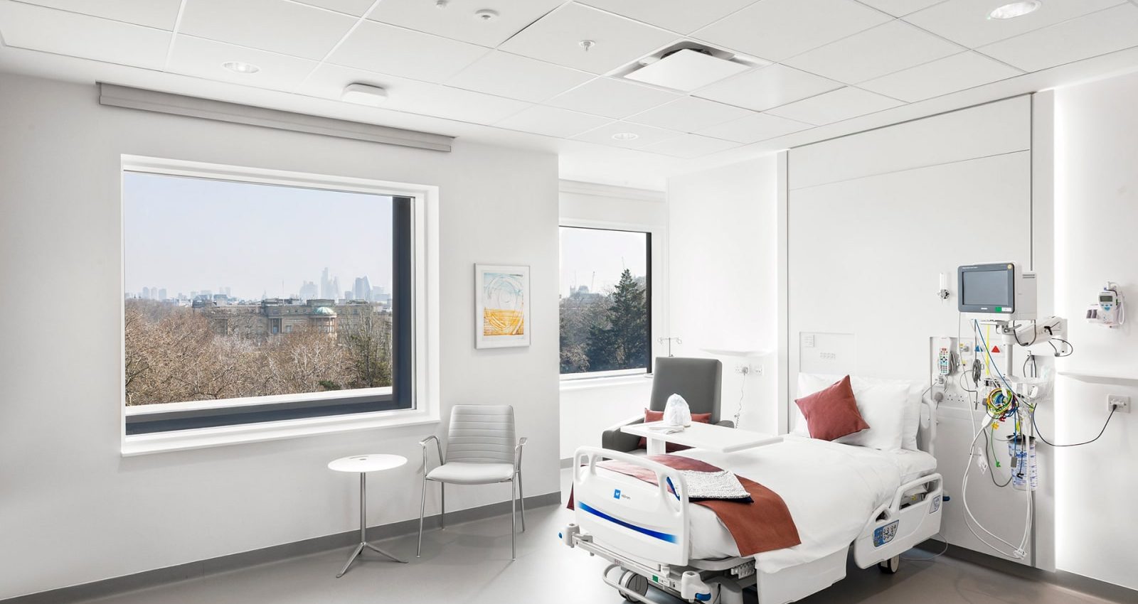 Patient room at Cleveland Clinic London